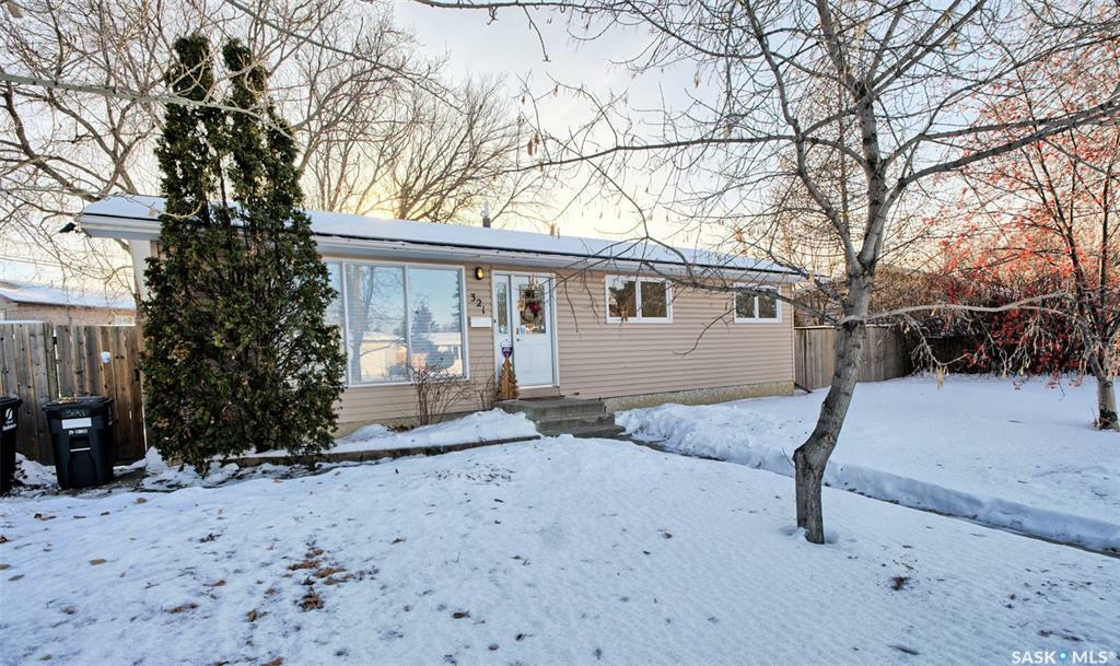 Property Photo:  321 115th Street E  SK S7N 2S7 