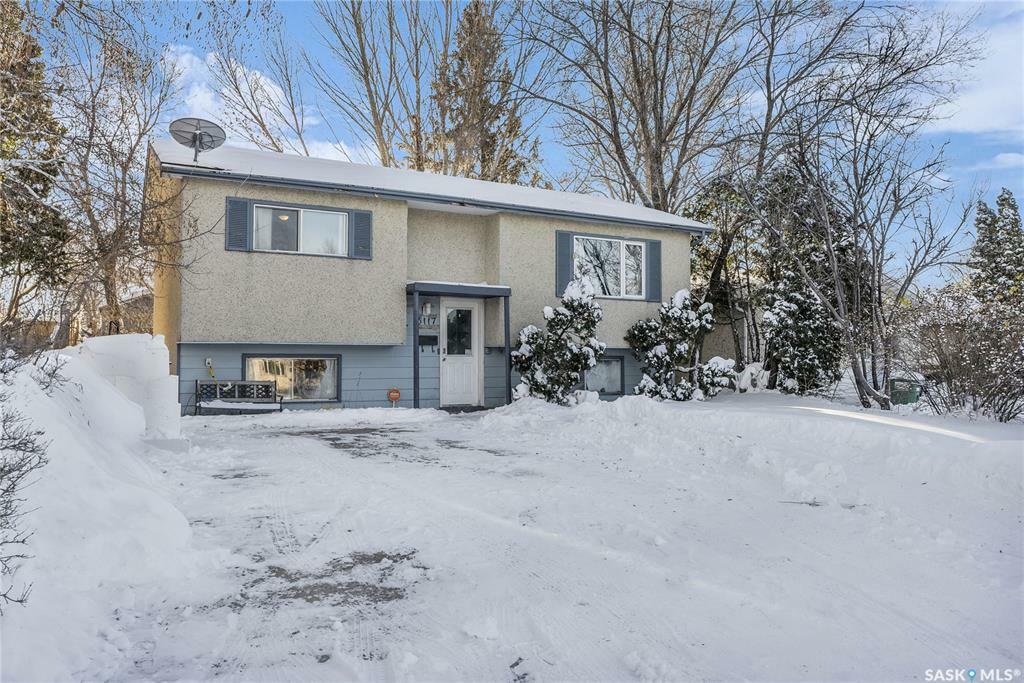 Property Photo:  3117 Milton Street  SK S7L 4L4 