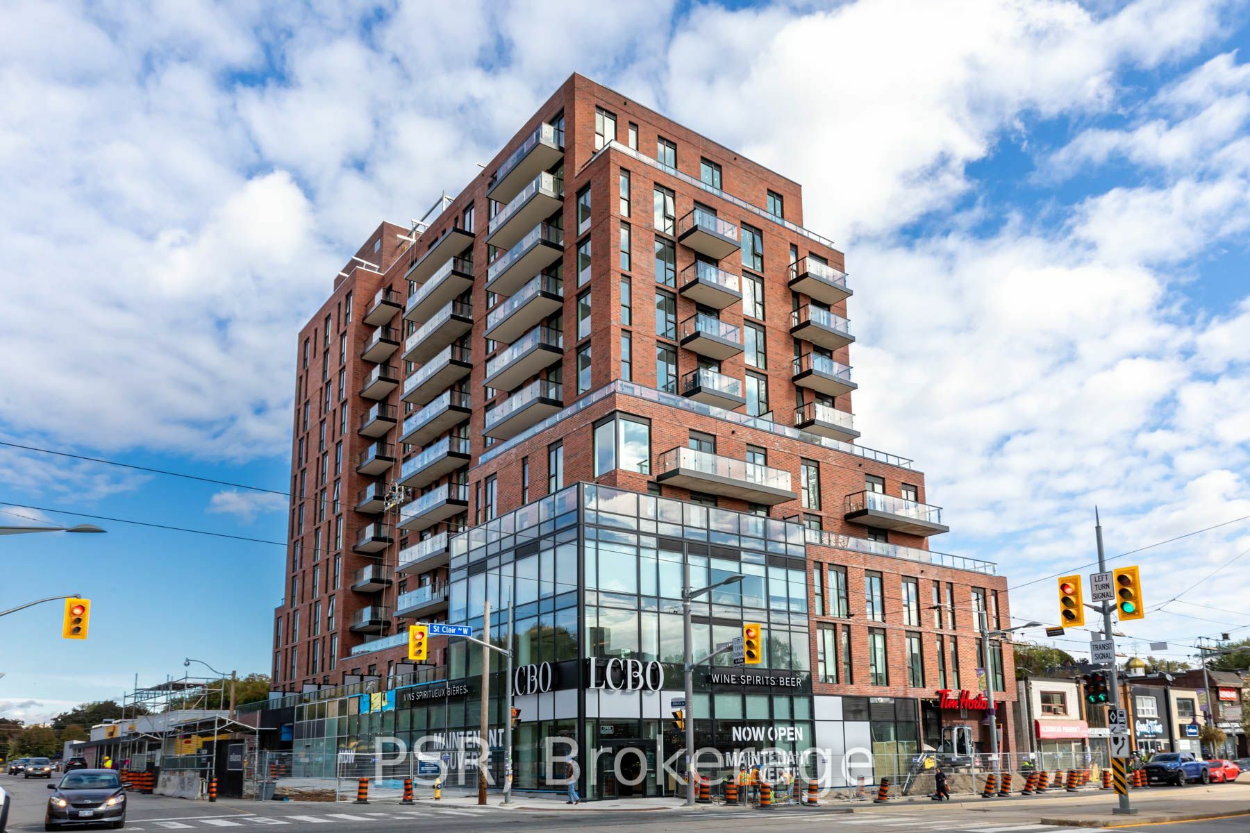 Property Photo:  185 Alberta Ave 910  ON M6C 1C5 