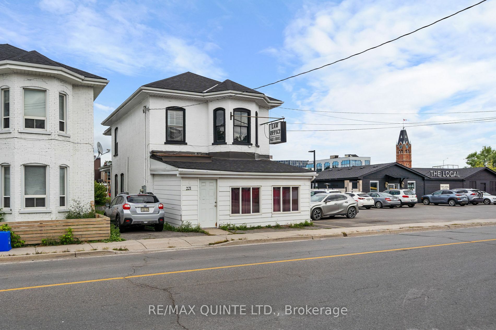 Property Photo:  221 Coleman St  ON K8P 3H8 