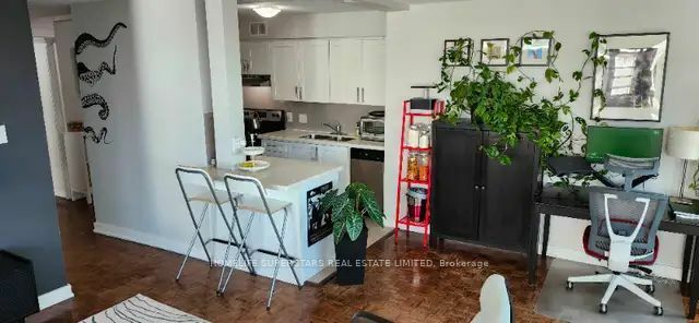 Property Photo:  169 St. George St 602  ON M5R 2M4 