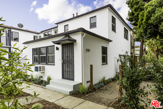 Property Photo:  2728 Arizona Ave 1  CA 90404 