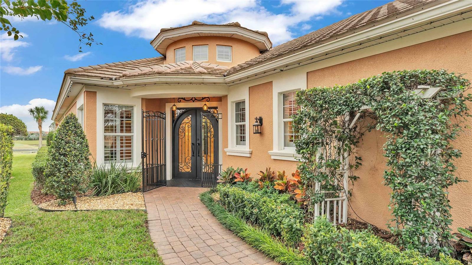 Property Photo:  2636 Bellerive Drive  FL 33803 