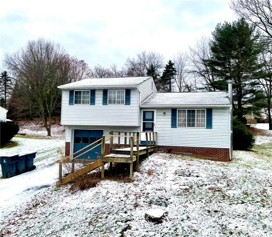 Property Photo: 302 Leatherbark Road PA 16066