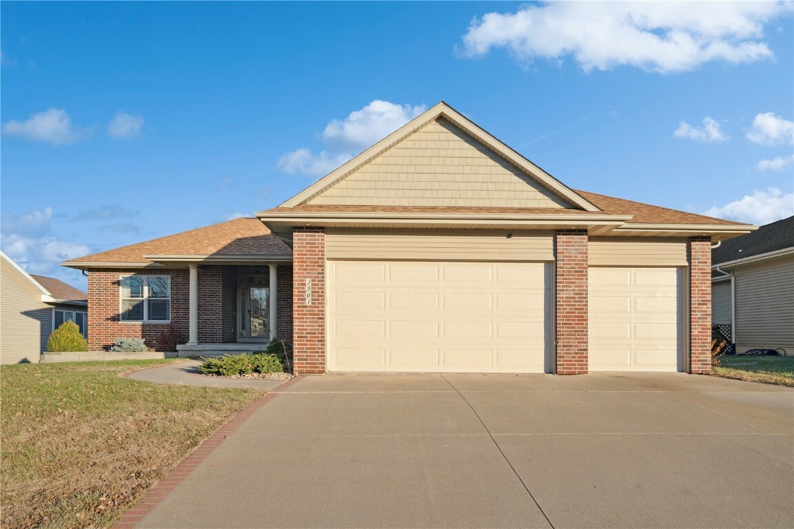 Property Photo:  3501 Royal Drive SW  IA 52404 