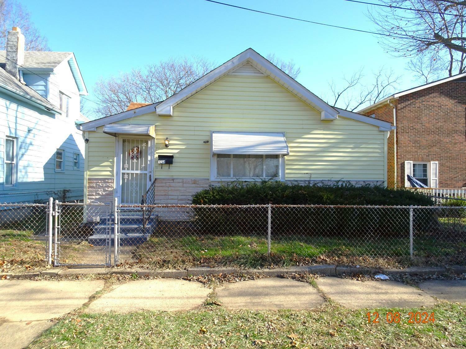 Property Photo:  1211 Grove Street  OH 45044 