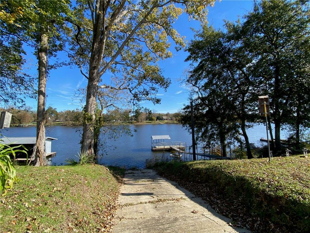Property Photo: 1877 Hwy 600 LA 71343