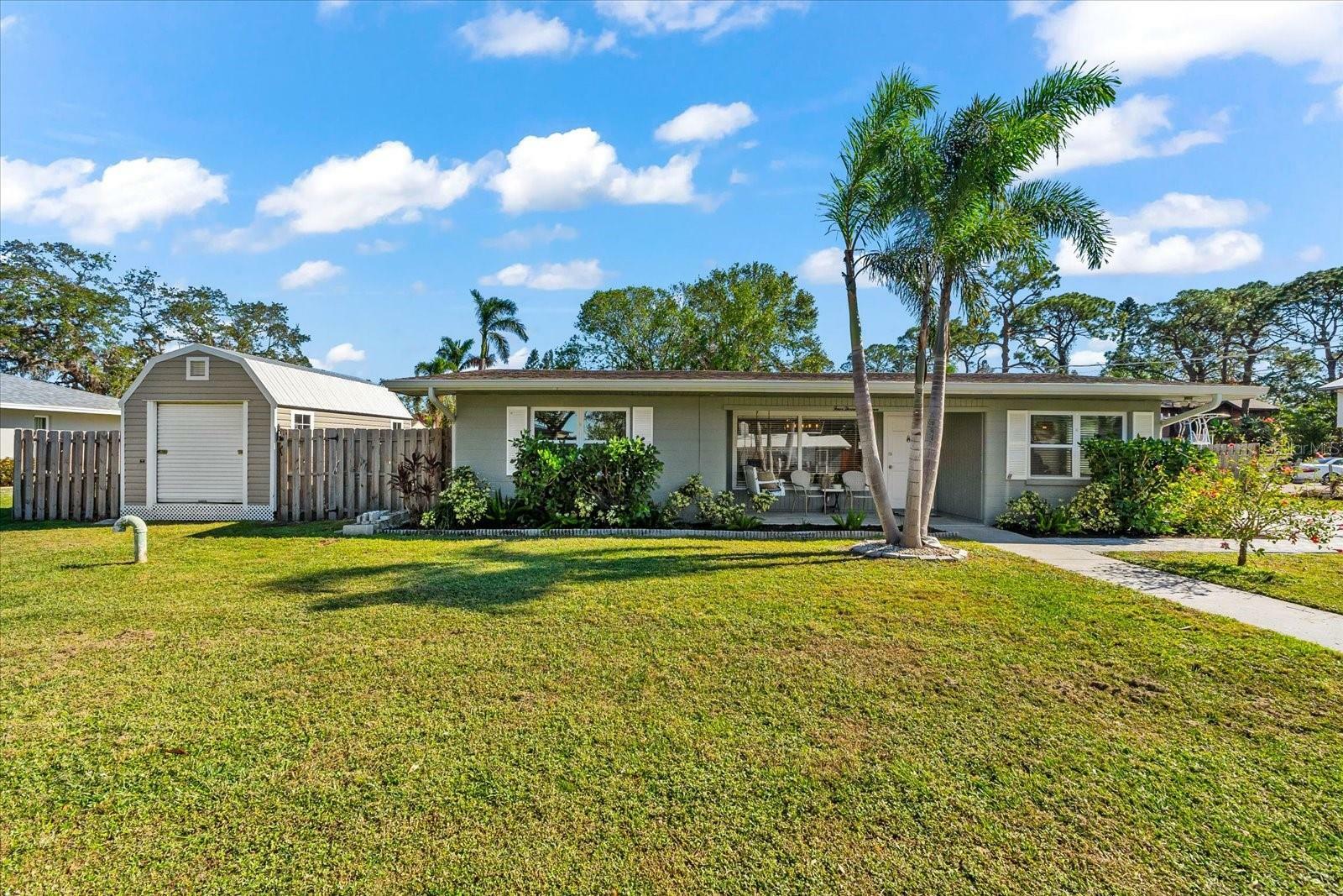 Property Photo:  4317 Windemere Place  FL 34231 