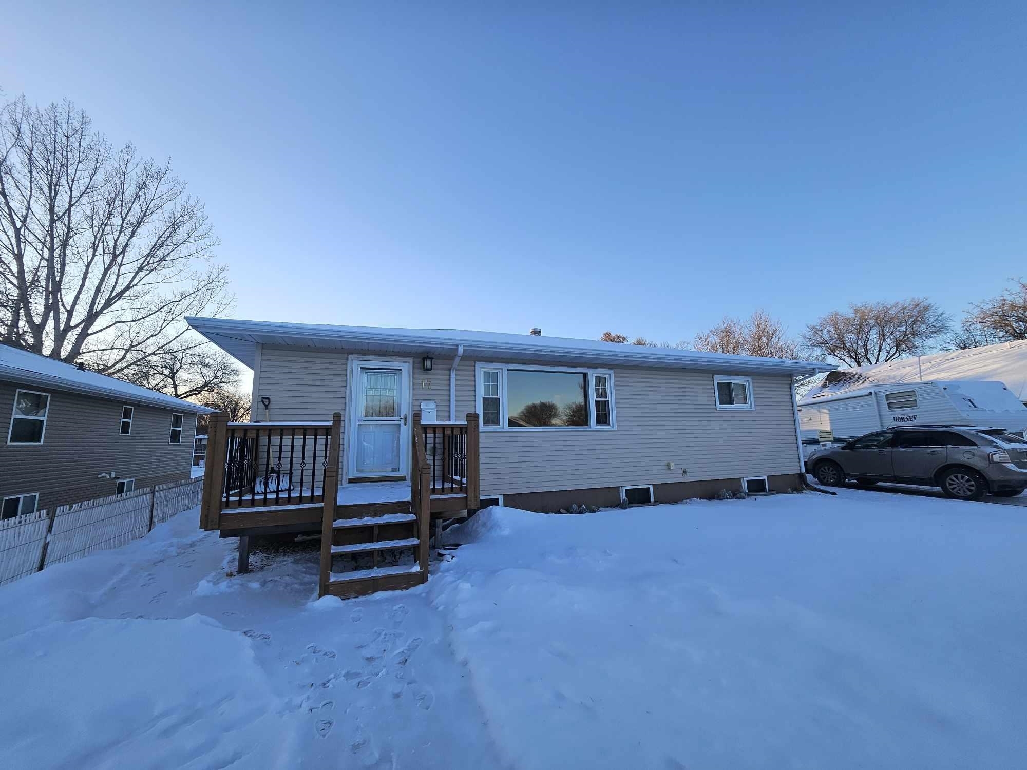 Property Photo:  17 21st St NW  ND 58703 