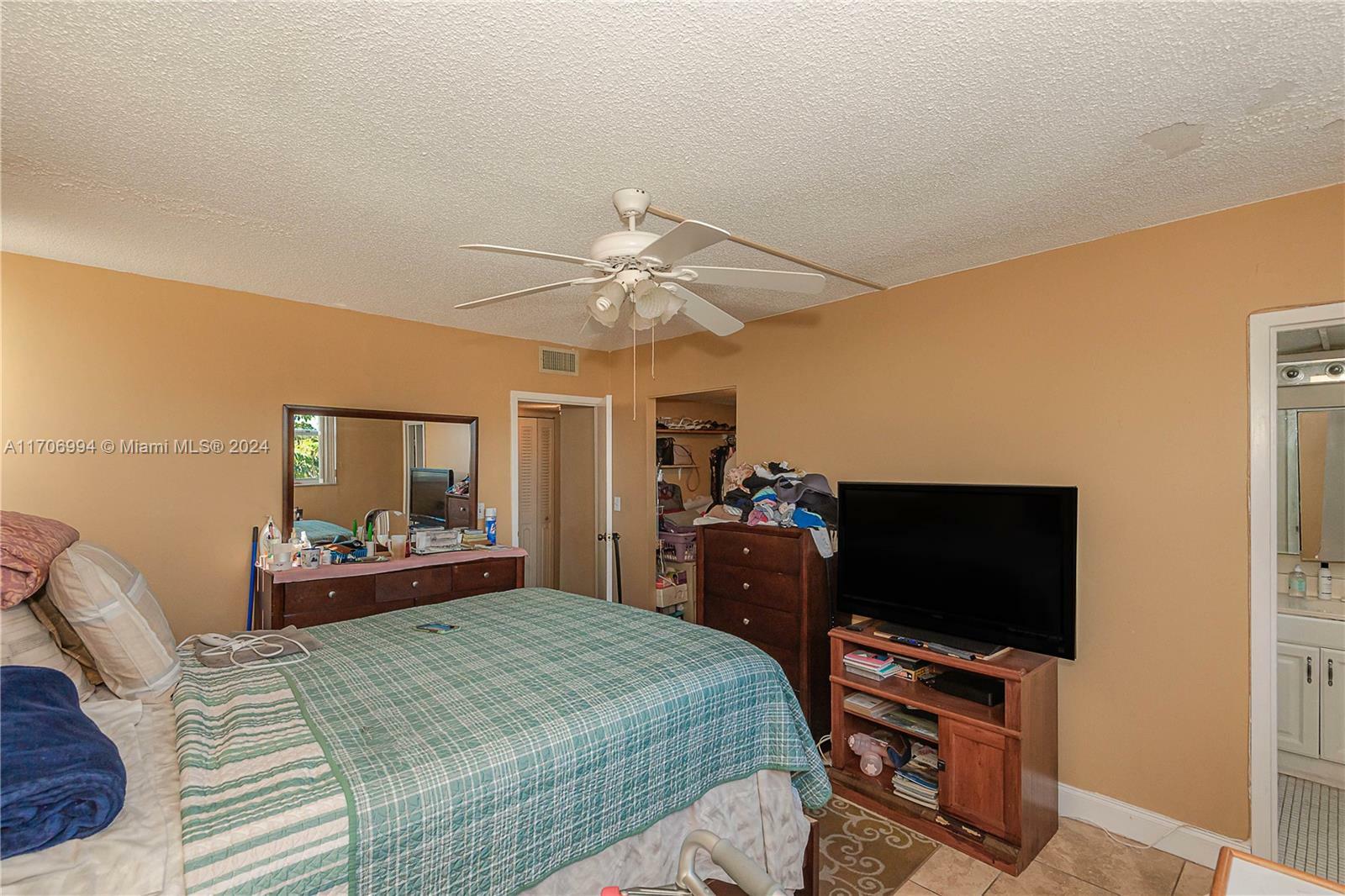 Property Photo:  2850 Somerset Dr 308L  FL 33311 