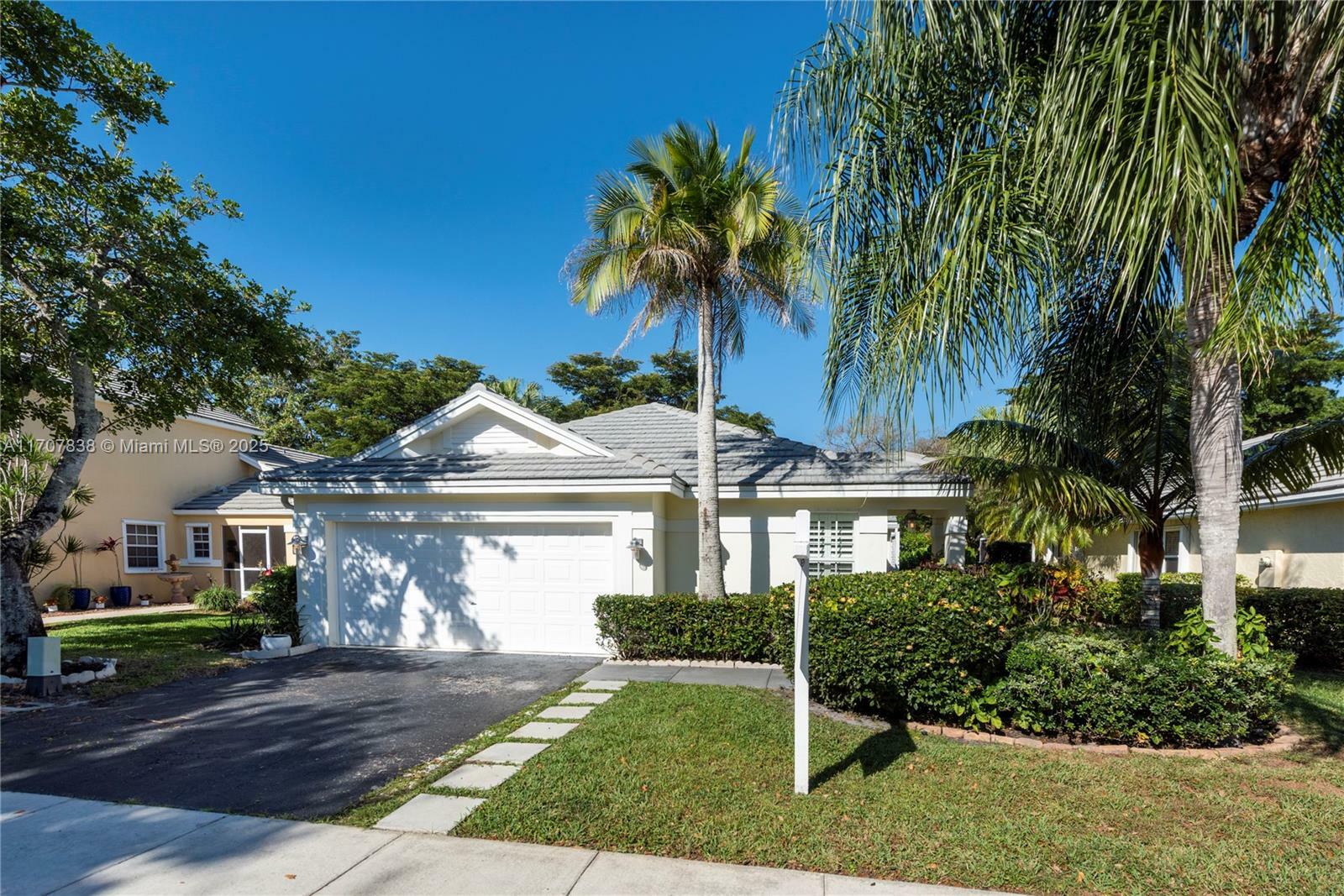 Property Photo:  2937 Quail Run Ln  FL 33328 