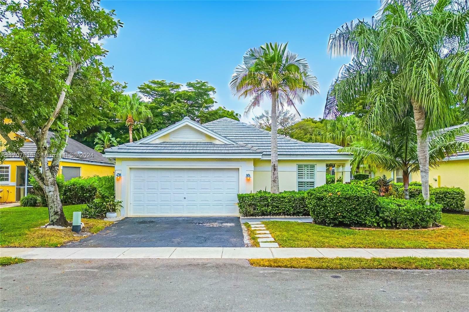 Property Photo:  2937 Quail Run Ln  FL 33328 