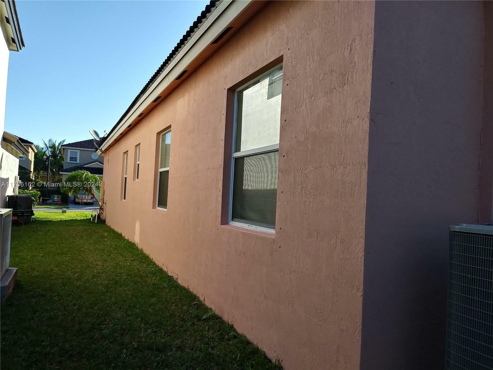 Property Photo:  1770 SE 18th Ter  FL 33035 