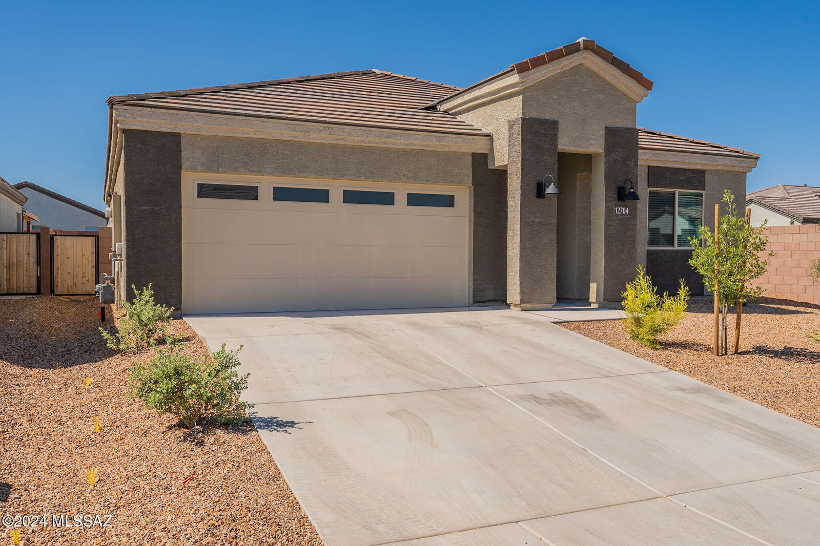 Property Photo: 12704 E Russo Drive AZ 85641