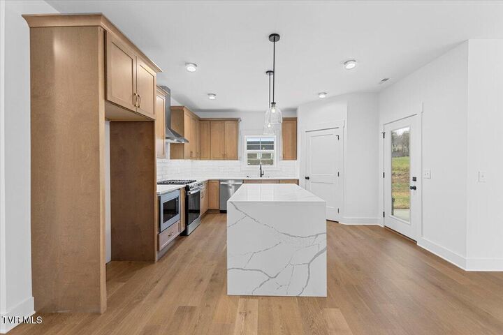 Property Photo: 211 Dry Kiln Court TN 37615