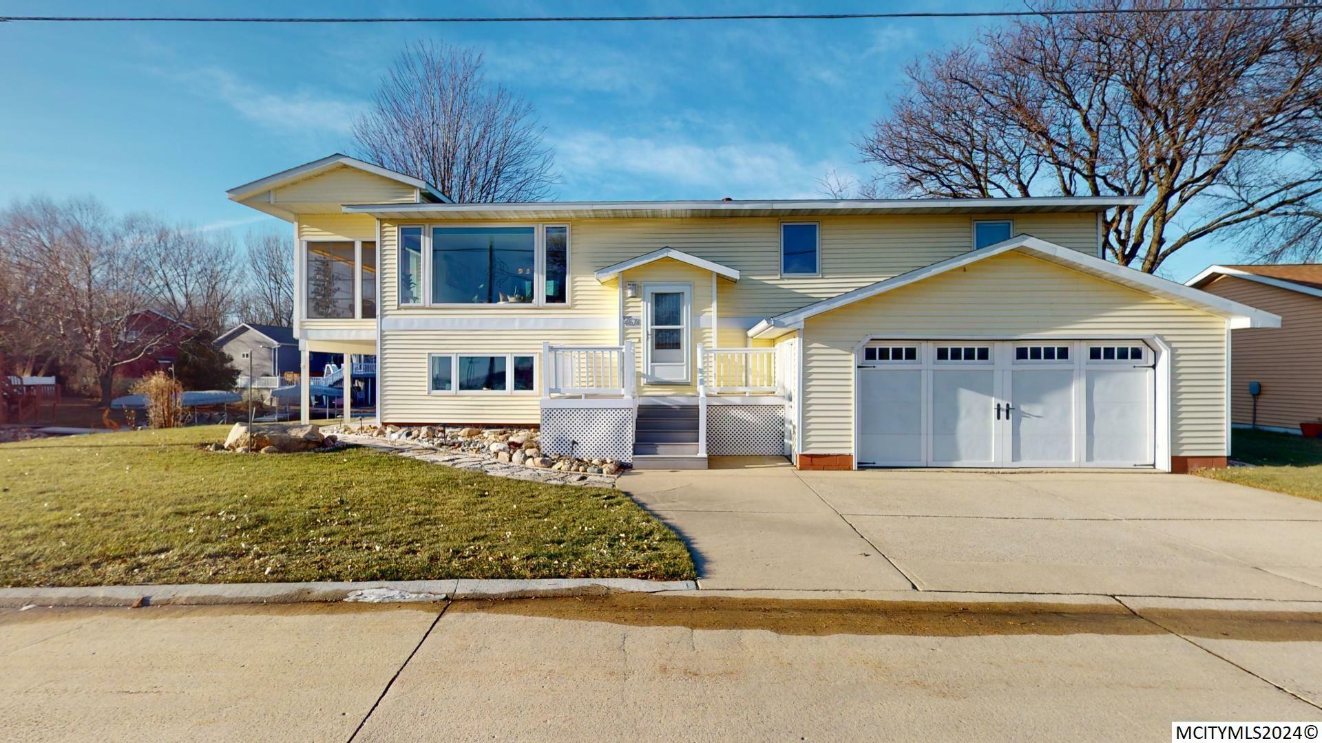 Property Photo:  4674 N Shore Dr  IA 50428 