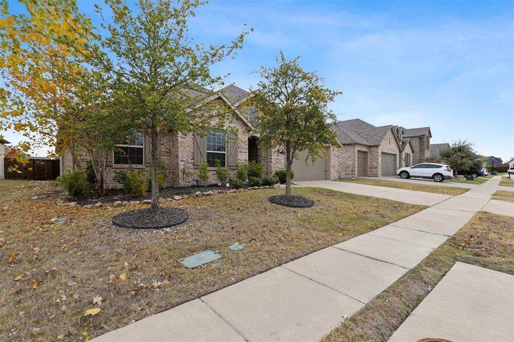 Property Photo:  1645 Castleford Drive  TX 75126 