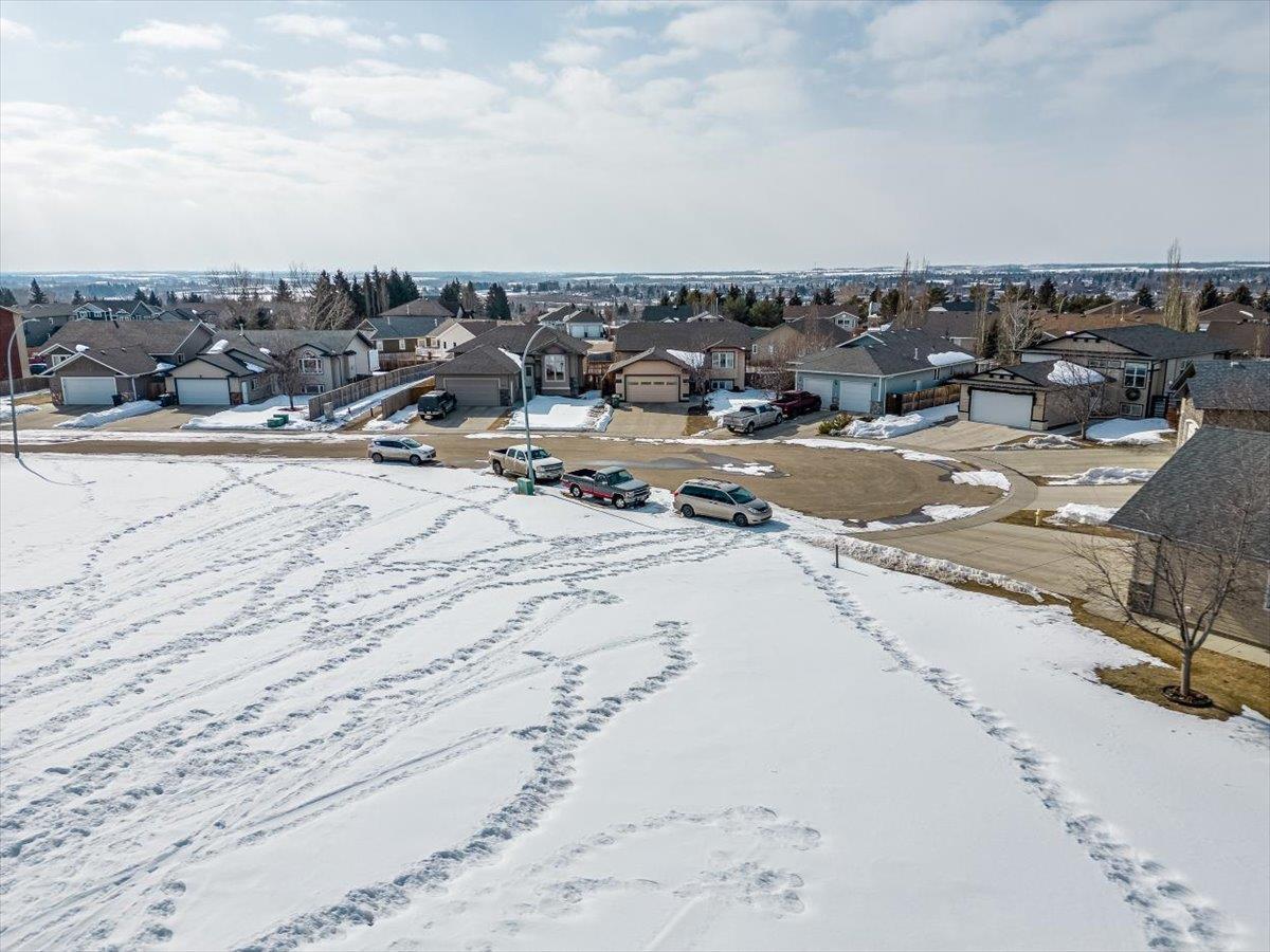 Photo de la propriété: 4025 40 Street Close AB T4J 1A9