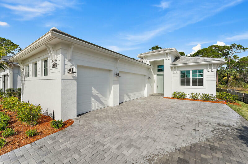 2689 SE Ashfield Drive  Port Saint Lucie FL 34984 photo