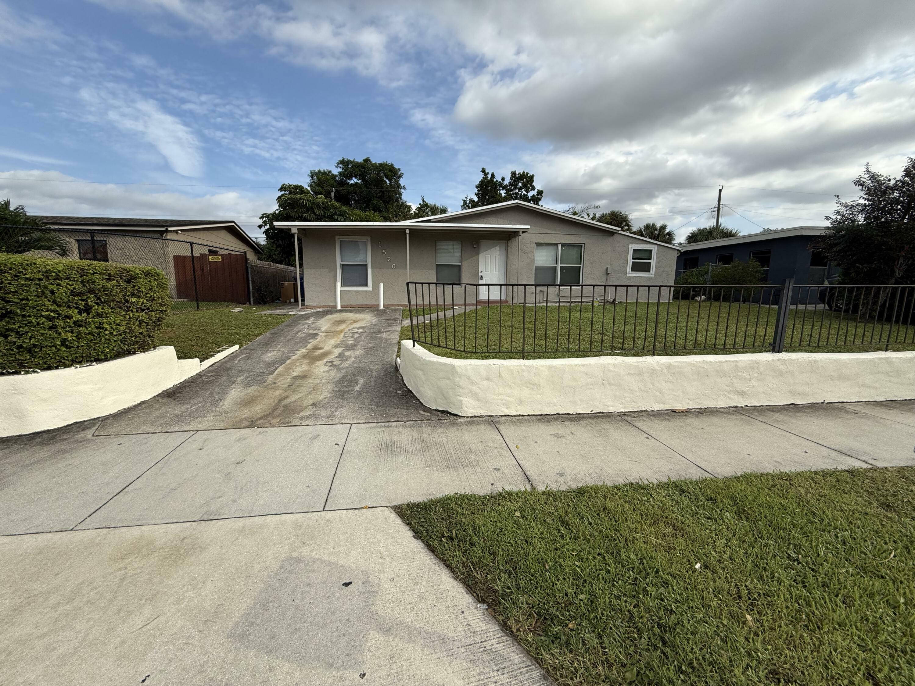 Property Photo:  1520 W 11th Street  FL 33404 