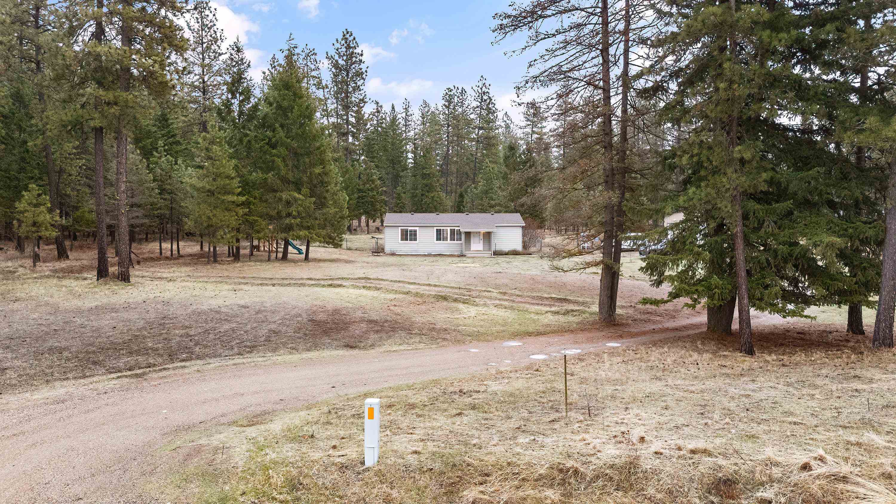 Property Photo:  41710 N Regal Rd  WA 99009 