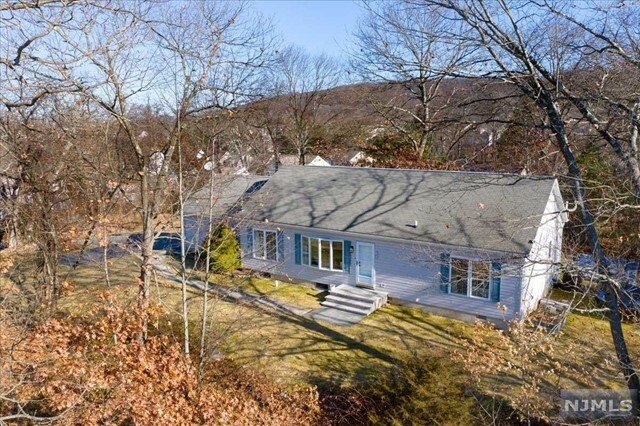 Property Photo:  28 Rockridge Road  NJ 07420 