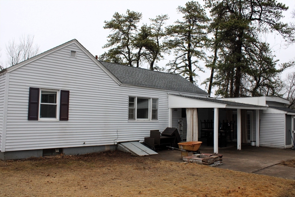 Property Photo:  48 Pineywood Rd  MA 01077 