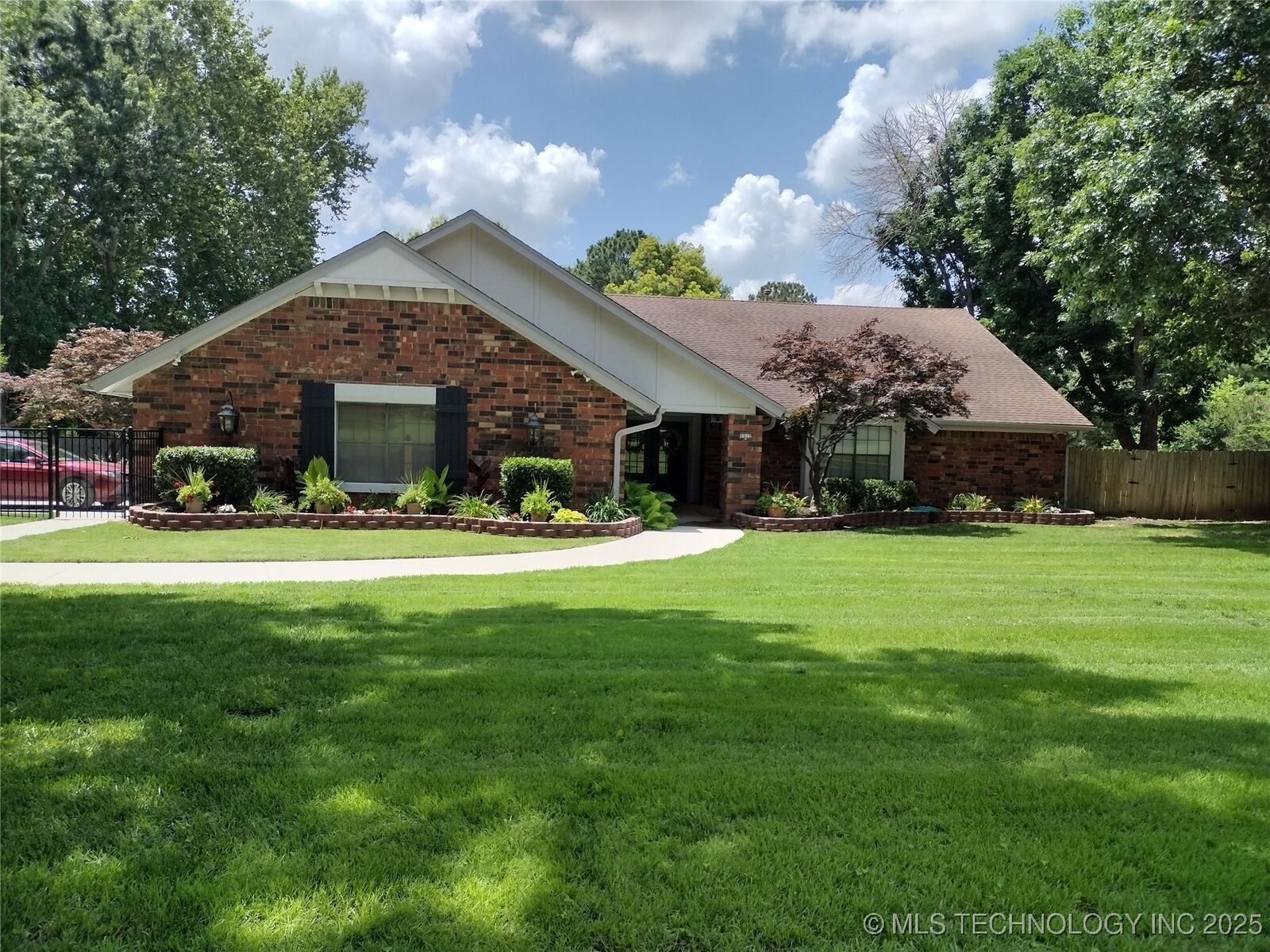 Property Photo:  5512 E 114th Street  OK 74137 