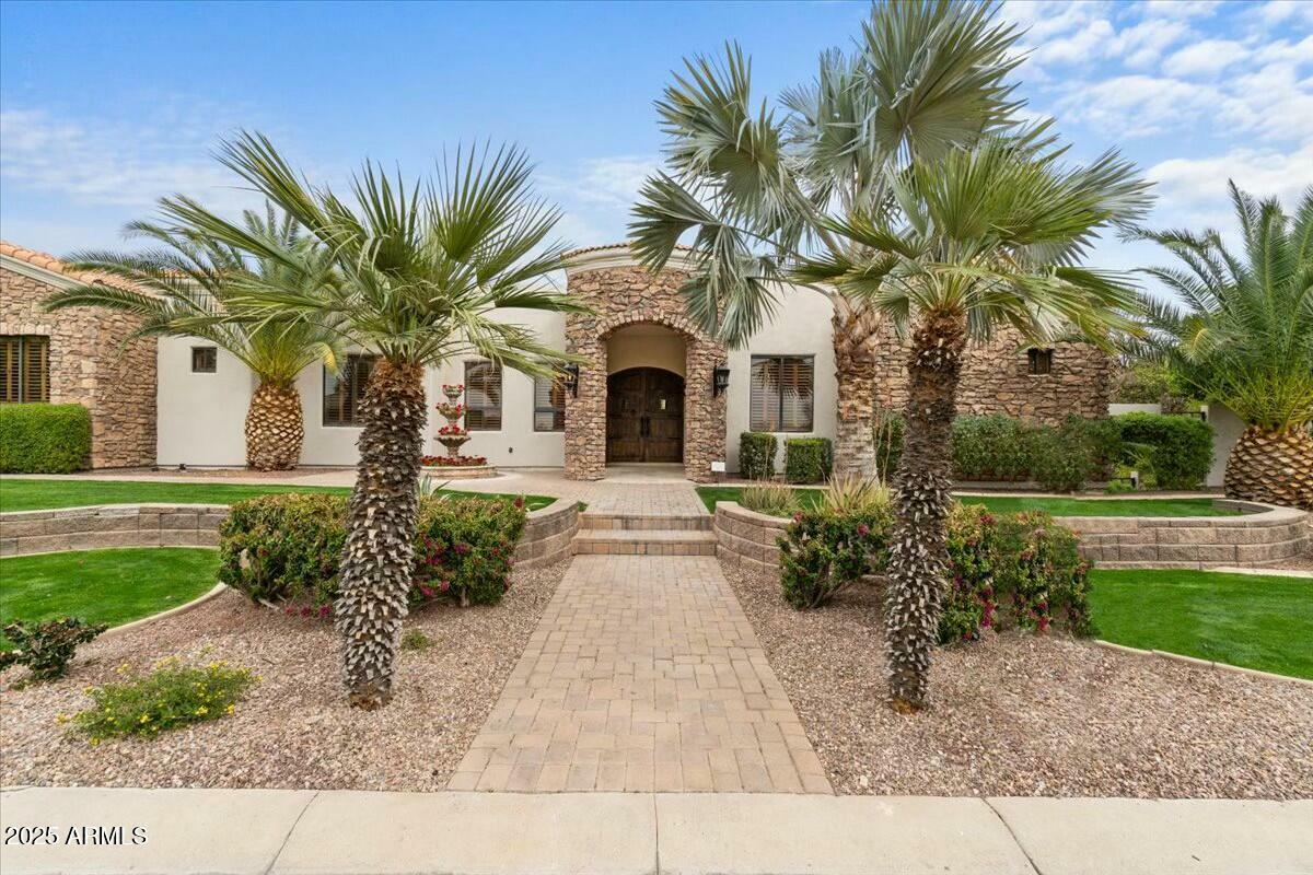Property Photo: 2121 N Orchard -- AZ 85213