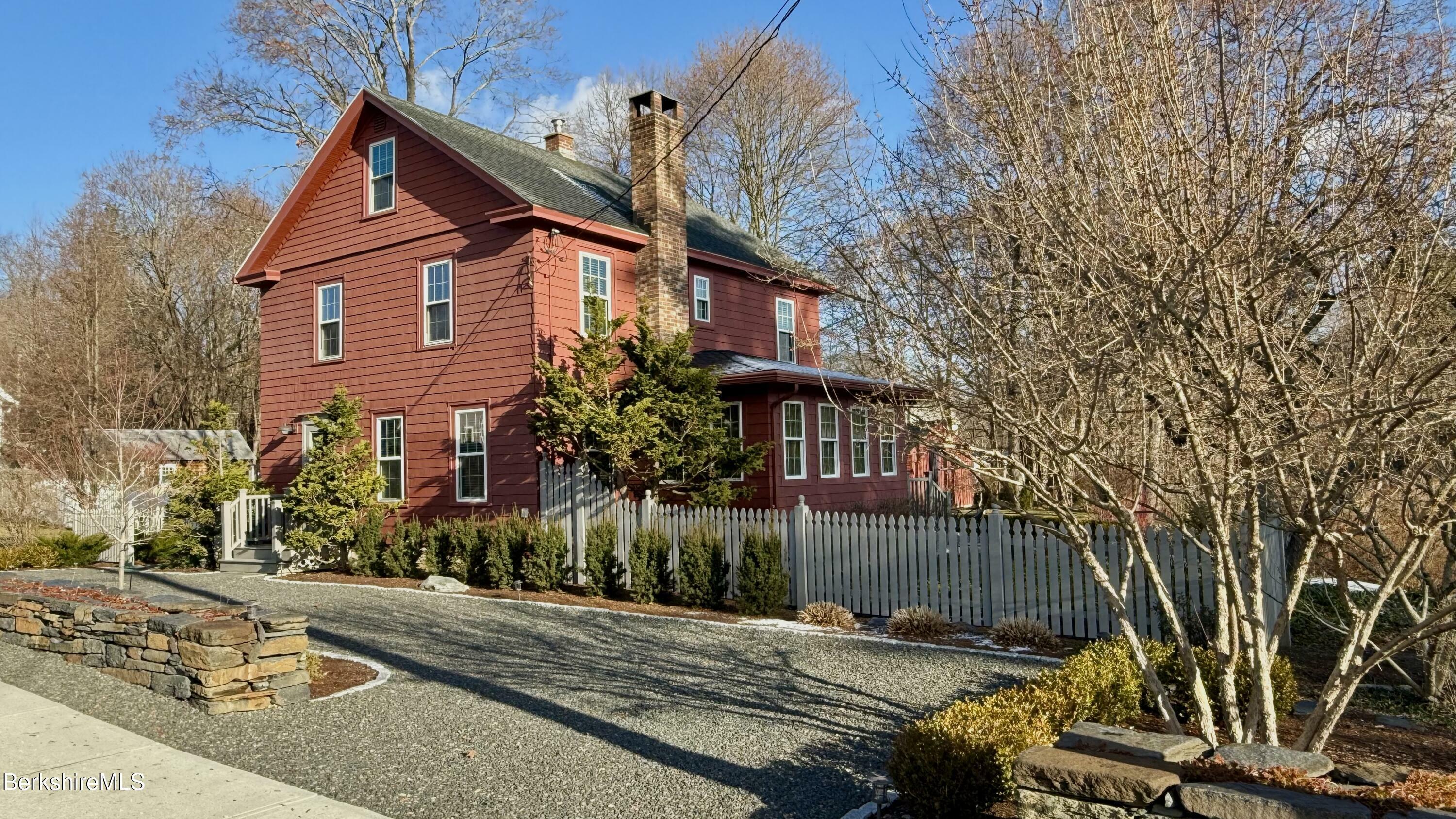 501 Walker St  Lenox MA 01240 photo