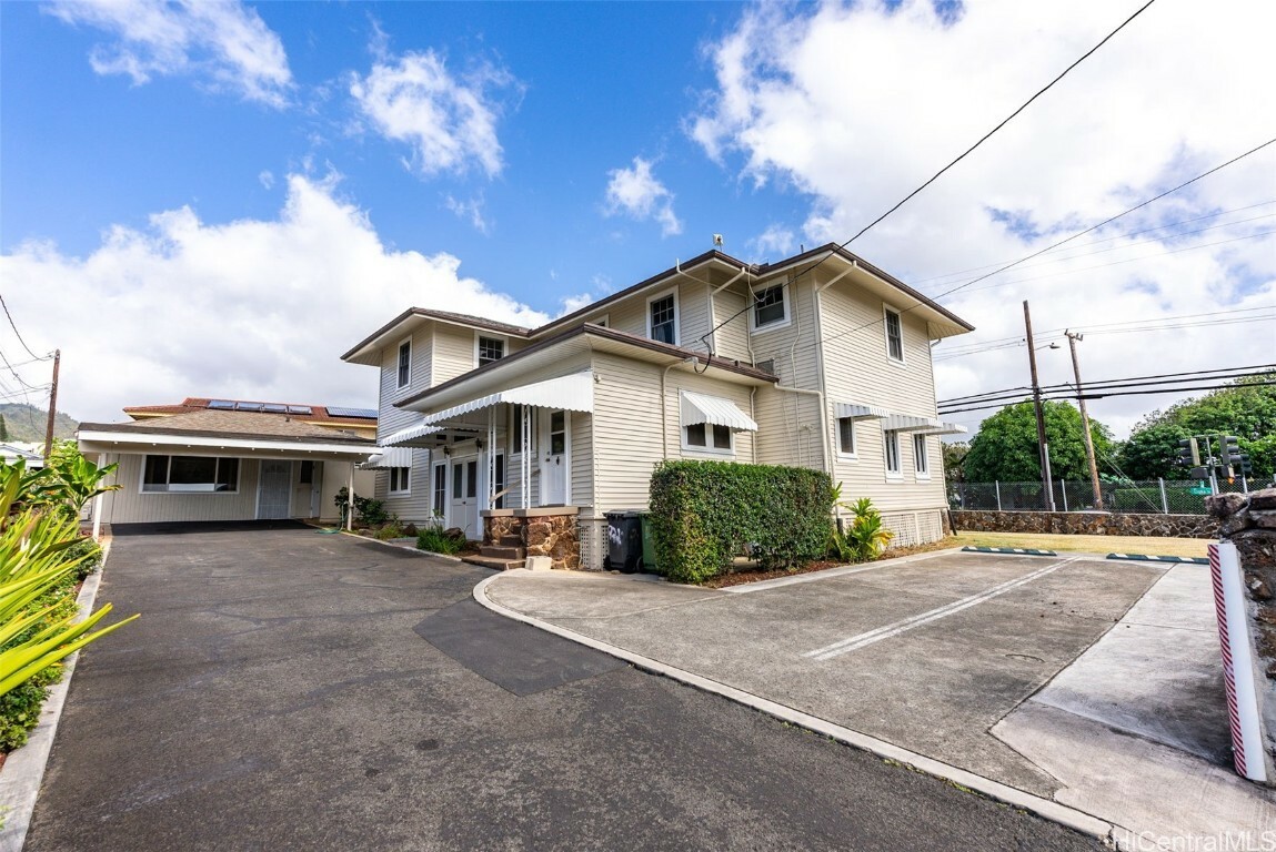 Property Photo:  2102 Liliha Street  HI 96817 