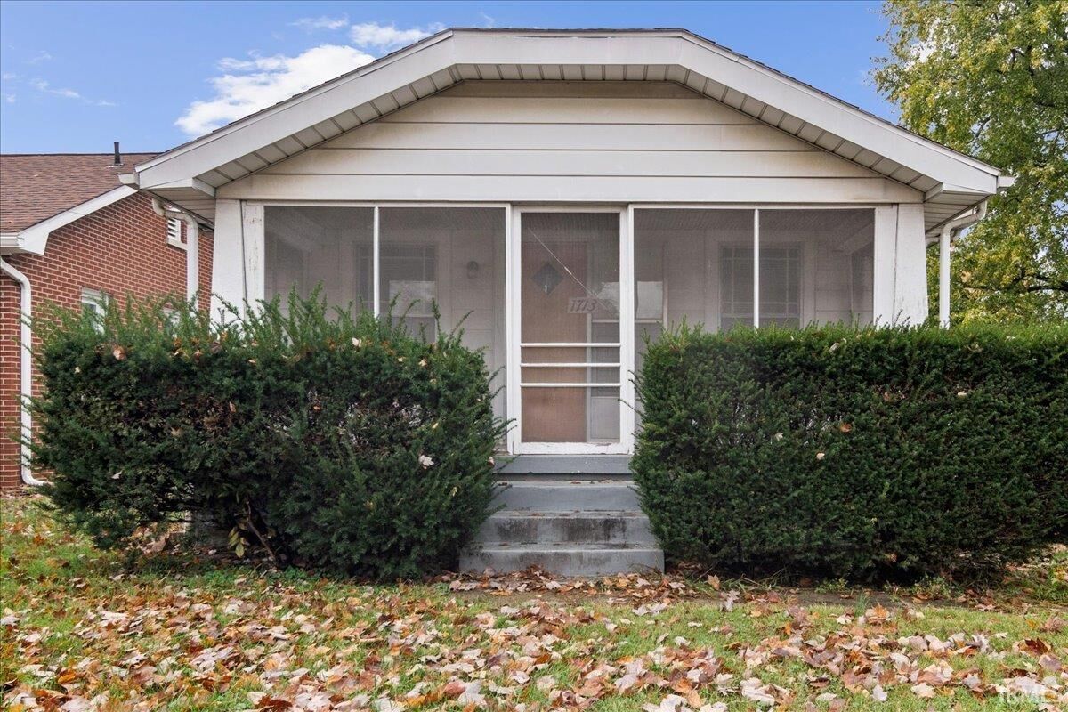 Property Photo:  1713 S Main Street  IN 47670 