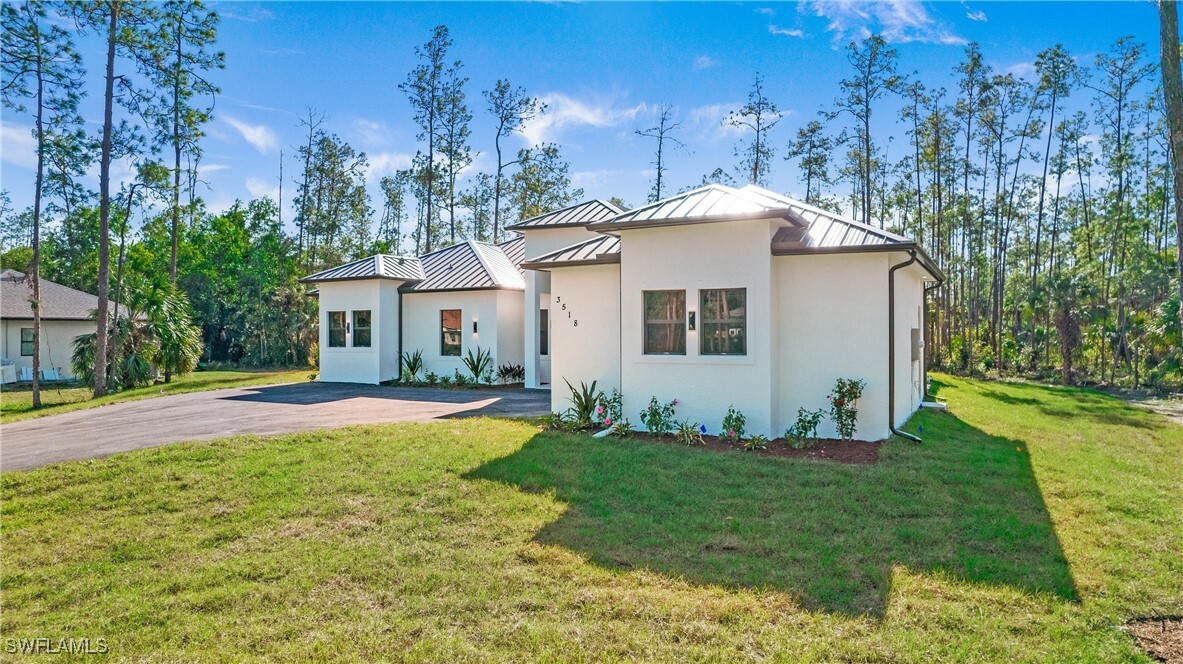 Property Photo:  3518 2nd Avenue SE  FL 34117 