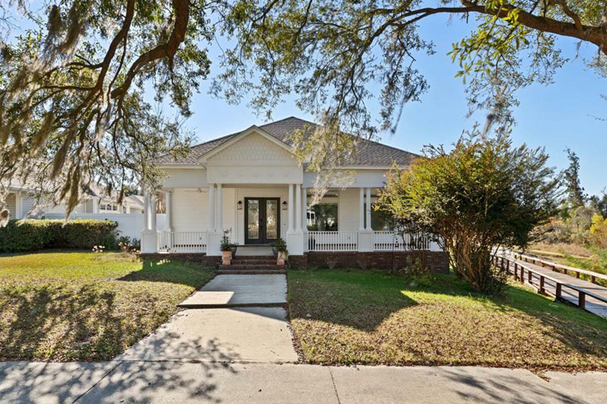 Property Photo:  4001 Riverside Drive  FL 32404 