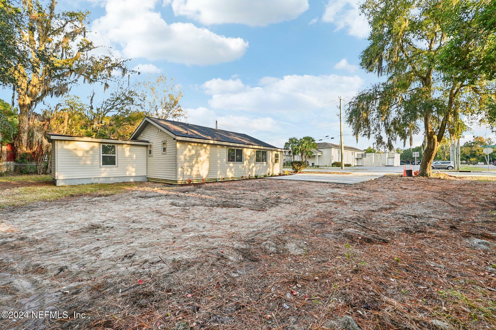 Property Photo:  1108 Martin Luther King Jr Boulevard  FL 32043 