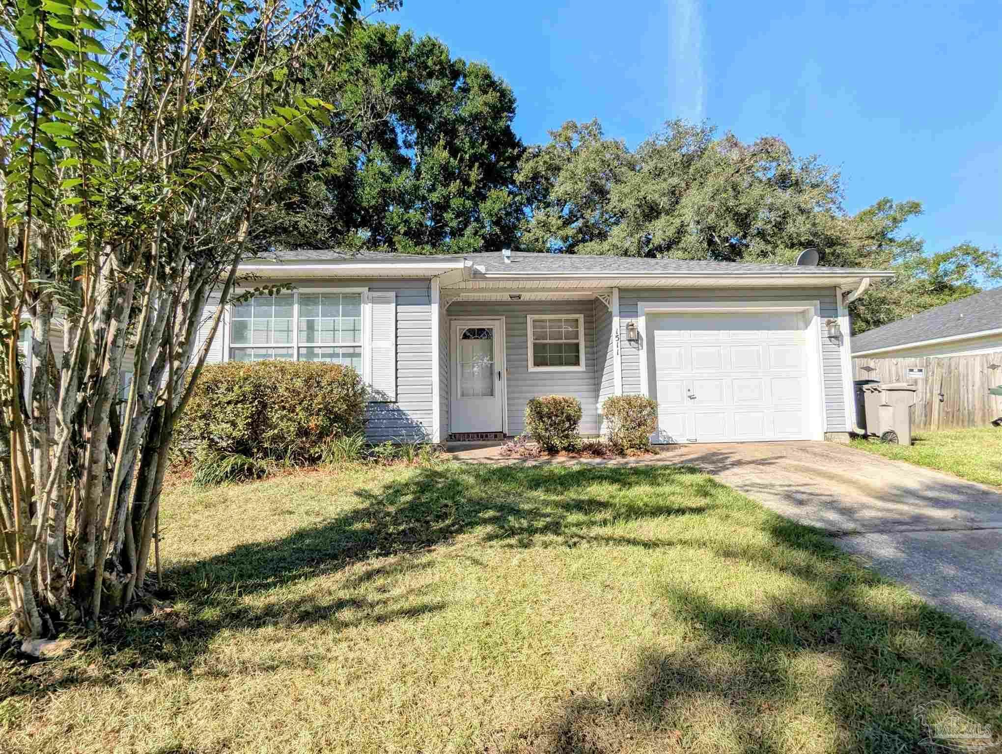 Property Photo:  1511 Galvin Ave  FL 32526 