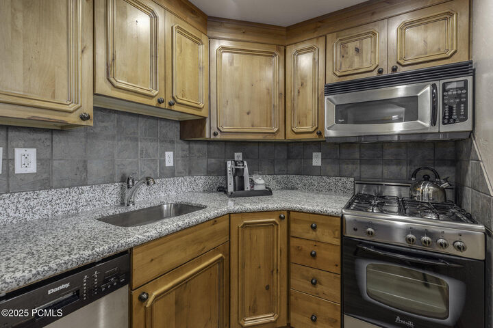 Property Photo: 840 Bigler Lane 201 (2001/2003) UT 84049