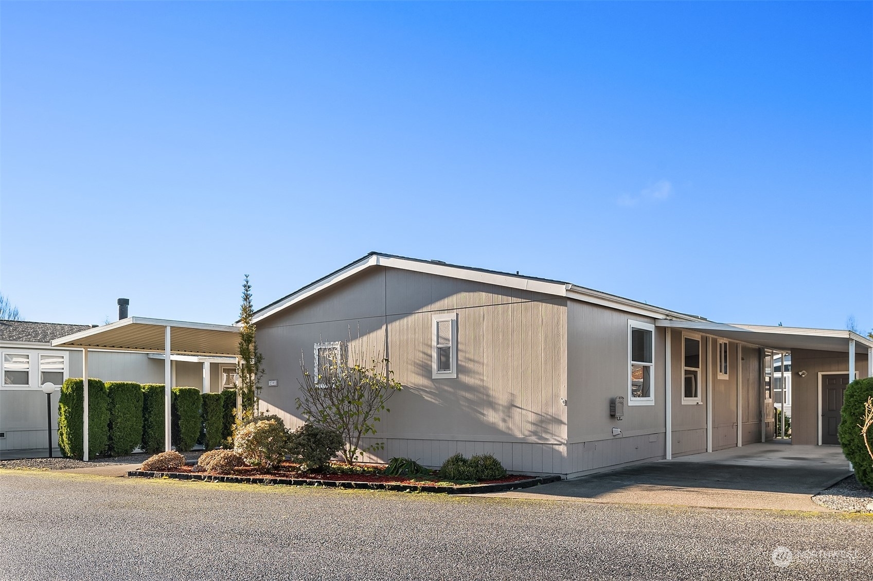 Property Photo:  14727  43rd Avenue NE 39  WA 98271 