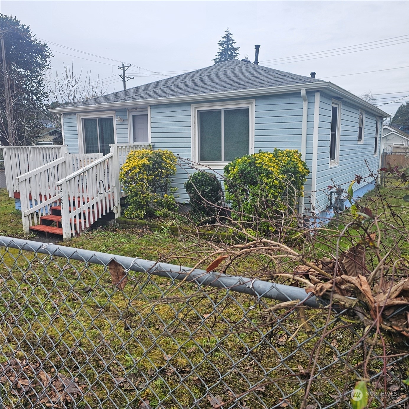 Property Photo:  2301 S Hosmer Street  WA 98405 