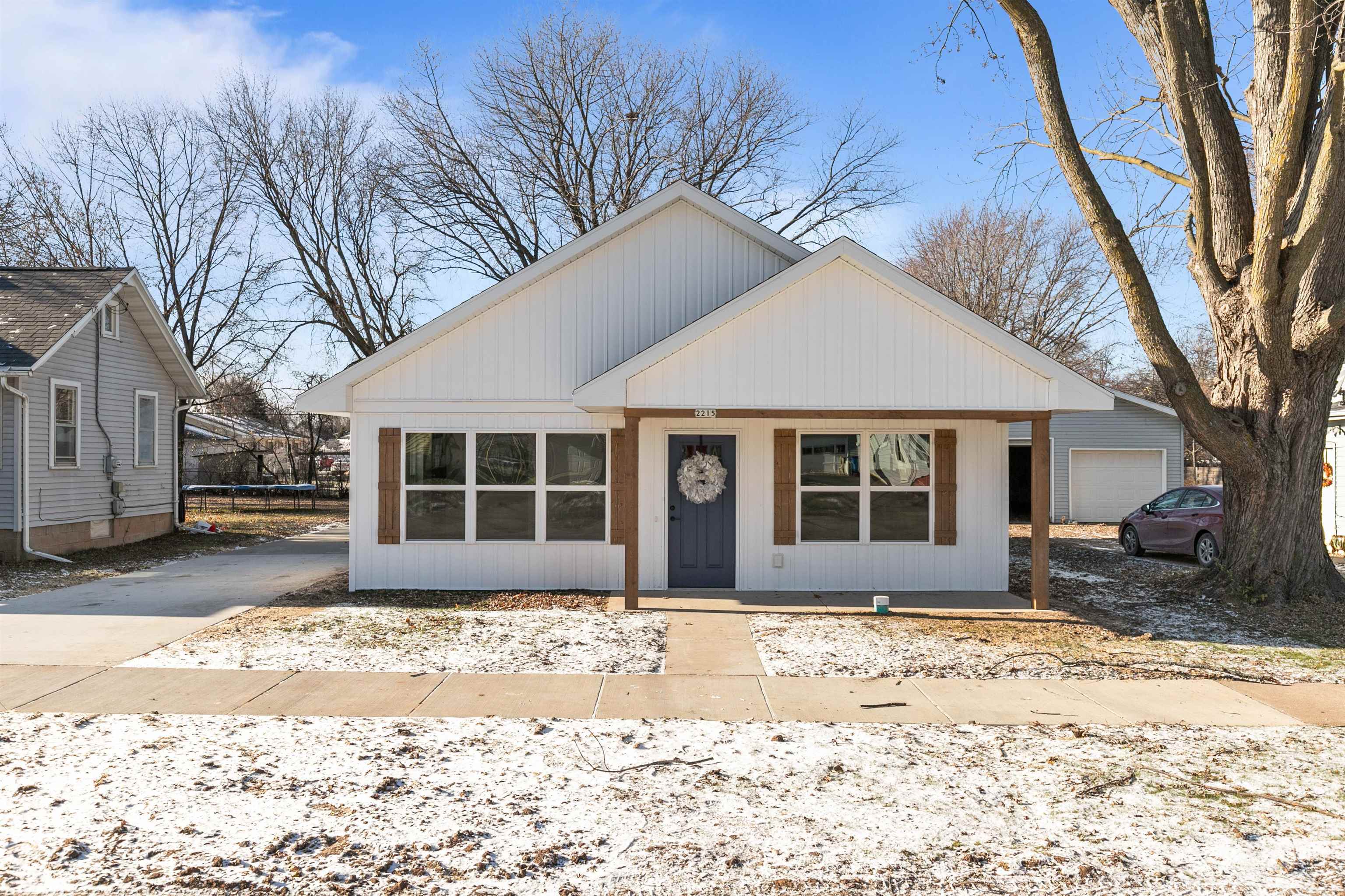 Property Photo:  2215 Ashland Street  WI 54901 