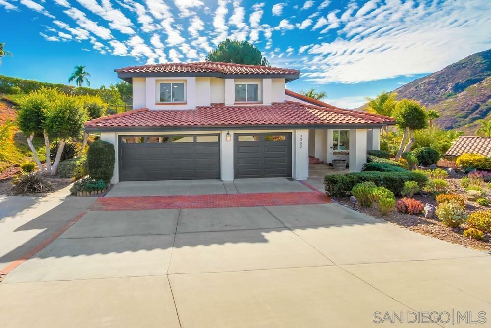 Property Photo:  3302 Vista Rocosa  CA 92029 