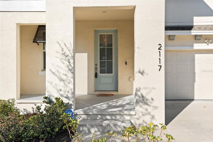 Property Photo:  2117 W Carmen Street  FL 33606