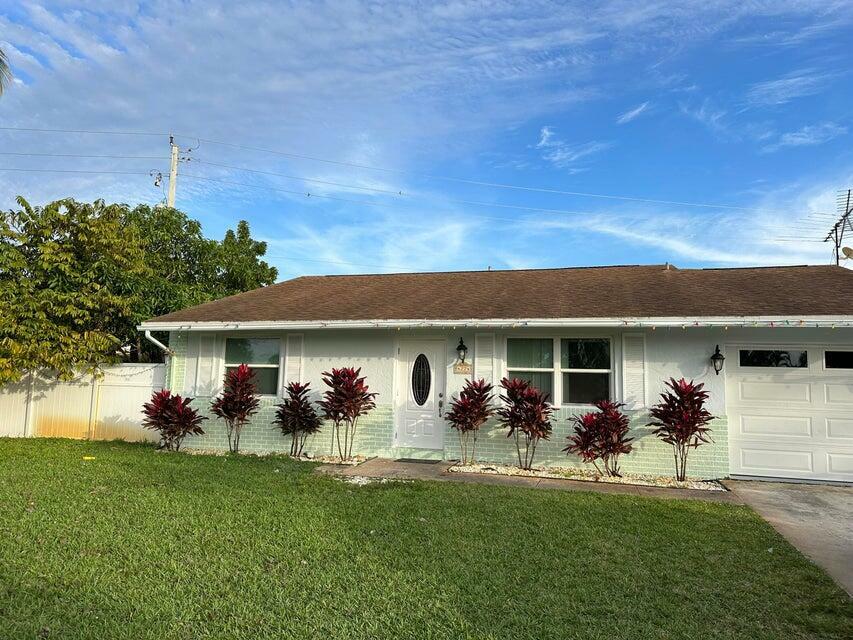 Property Photo:  4274 Centurian Circle  FL 33463 