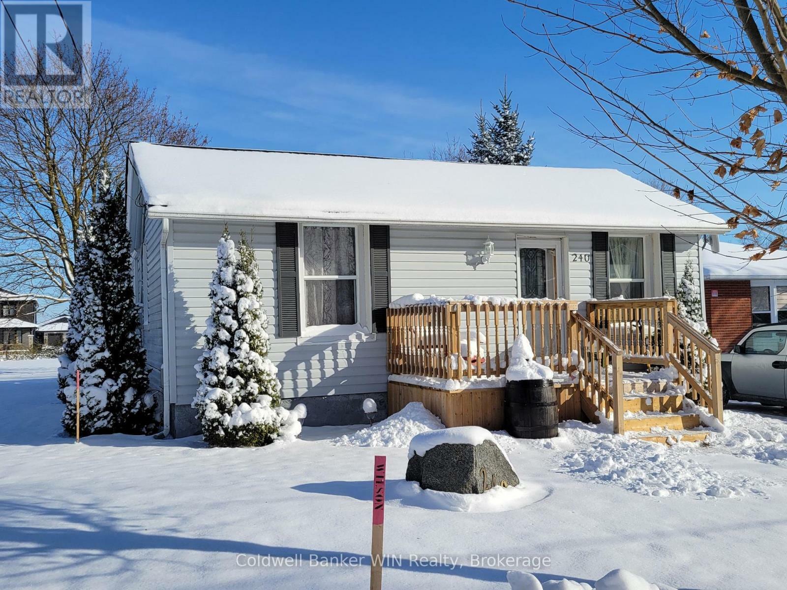 Property Photo:  240 Egremont Street North  ON N0G 2L2 