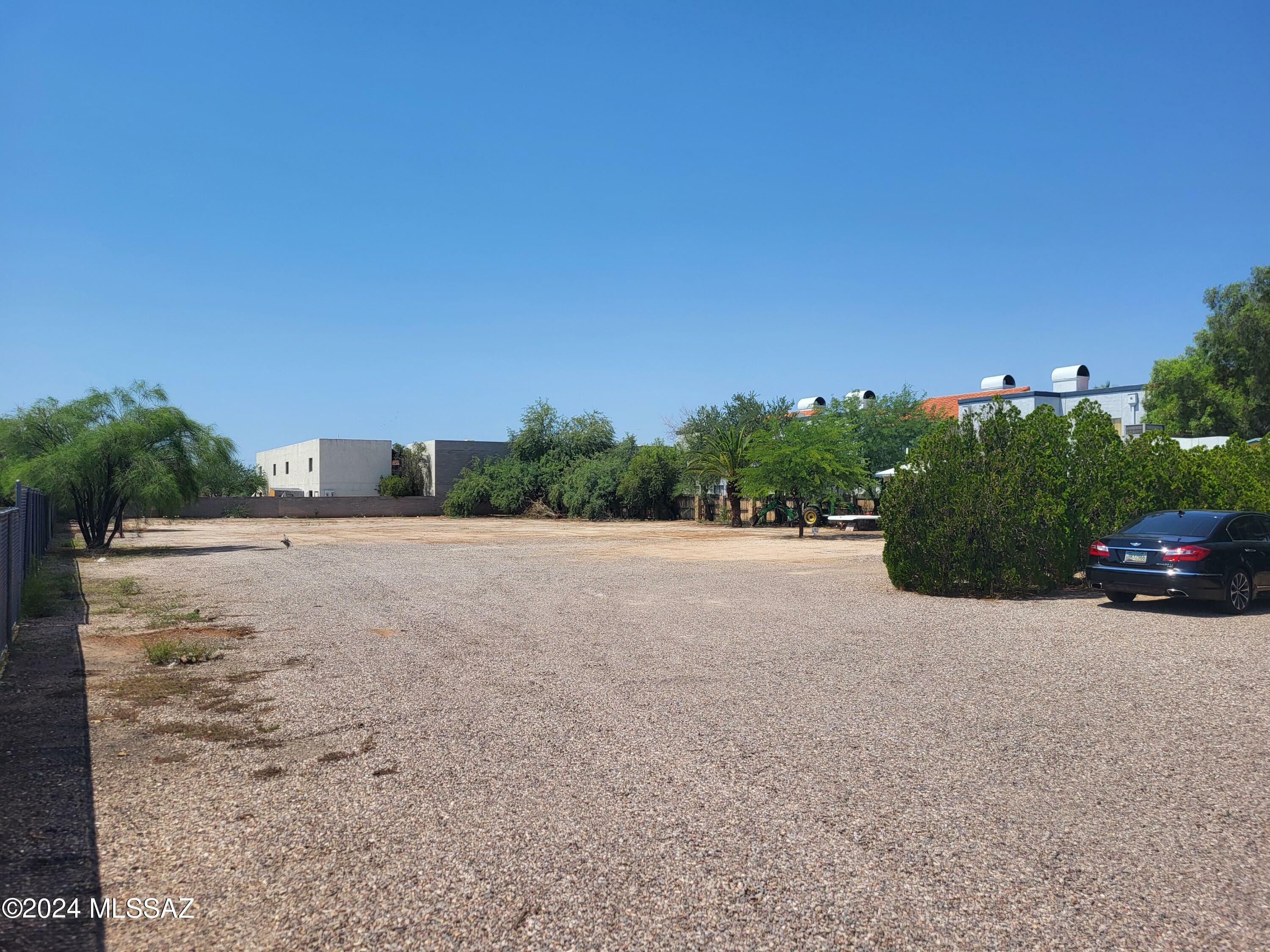 Property Photo:  321 W Pastime Road 7  AZ 85705 