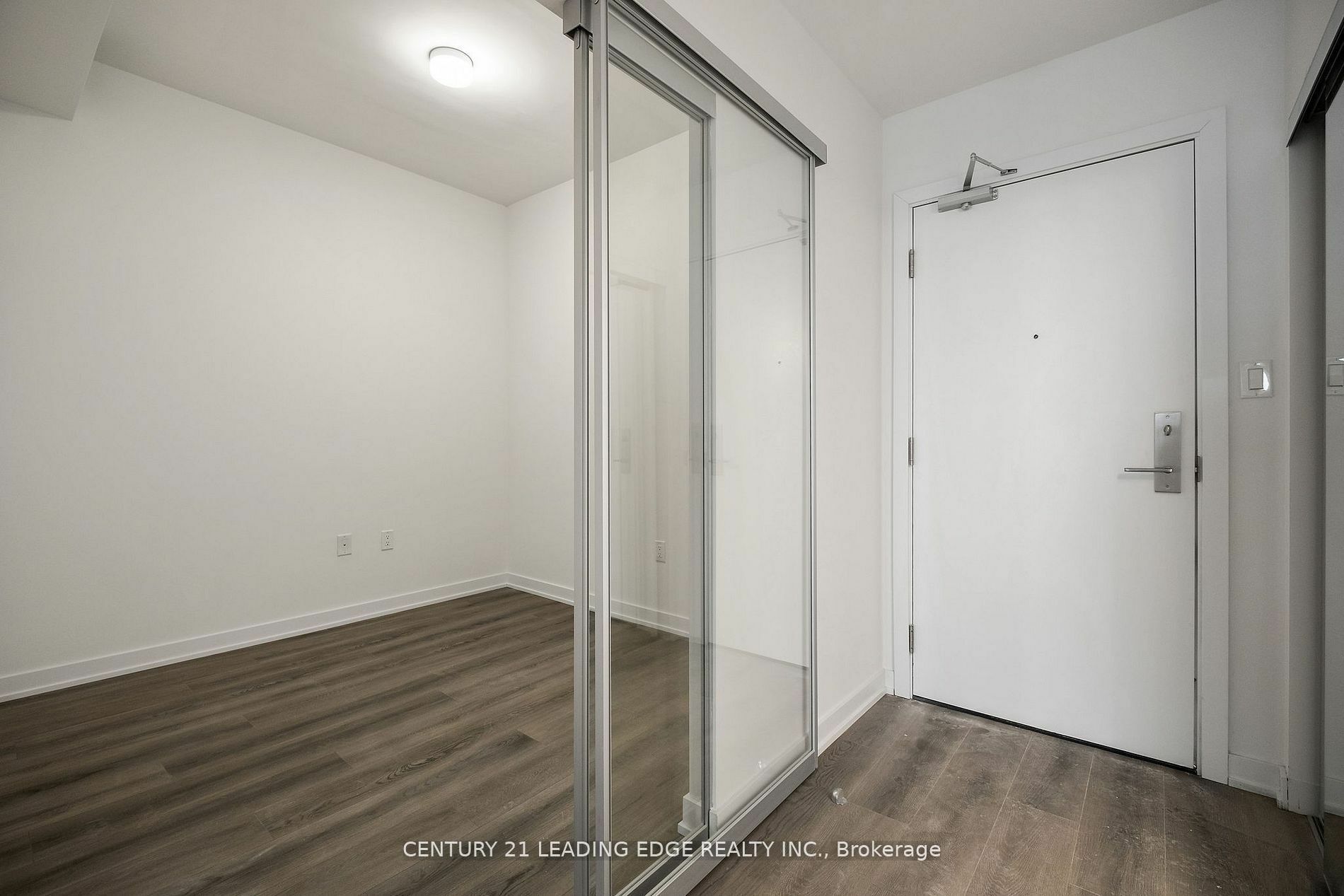 Property Photo:  2433 Dufferin St 503  ON M6E 3T3 