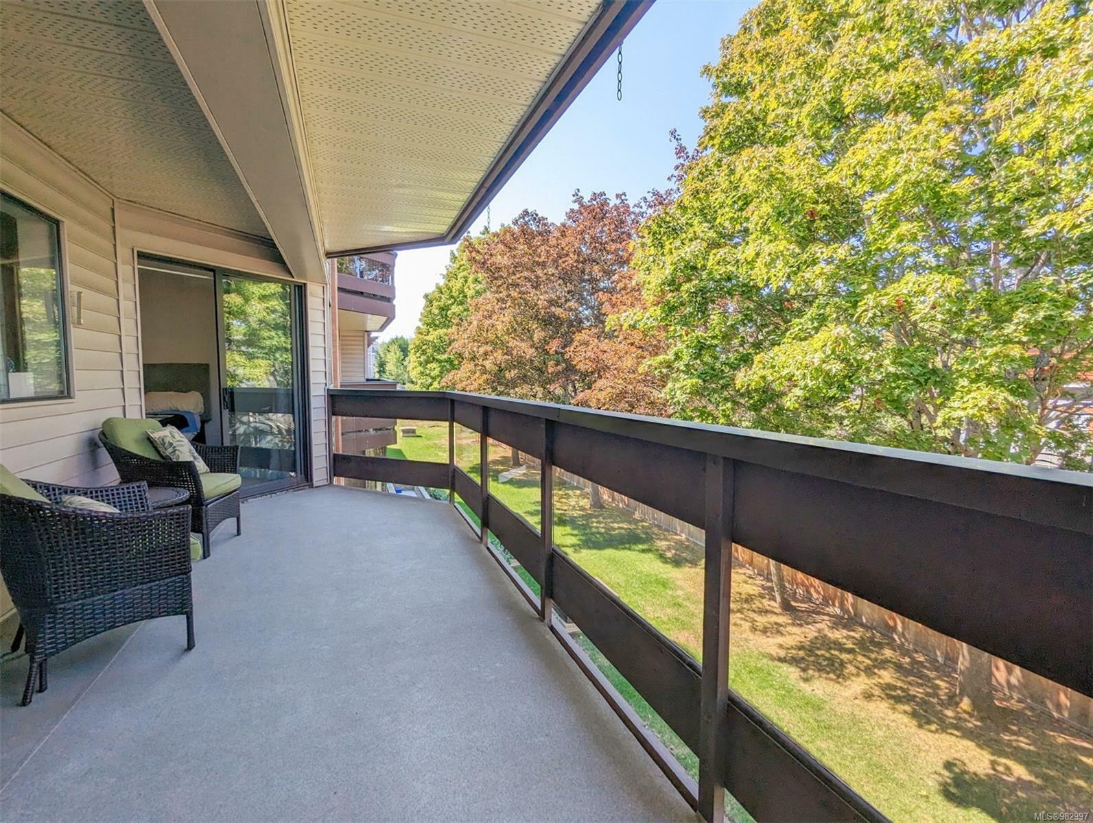 Property Photo: 1560 Hillside Ave 309 BC V8T 5B8