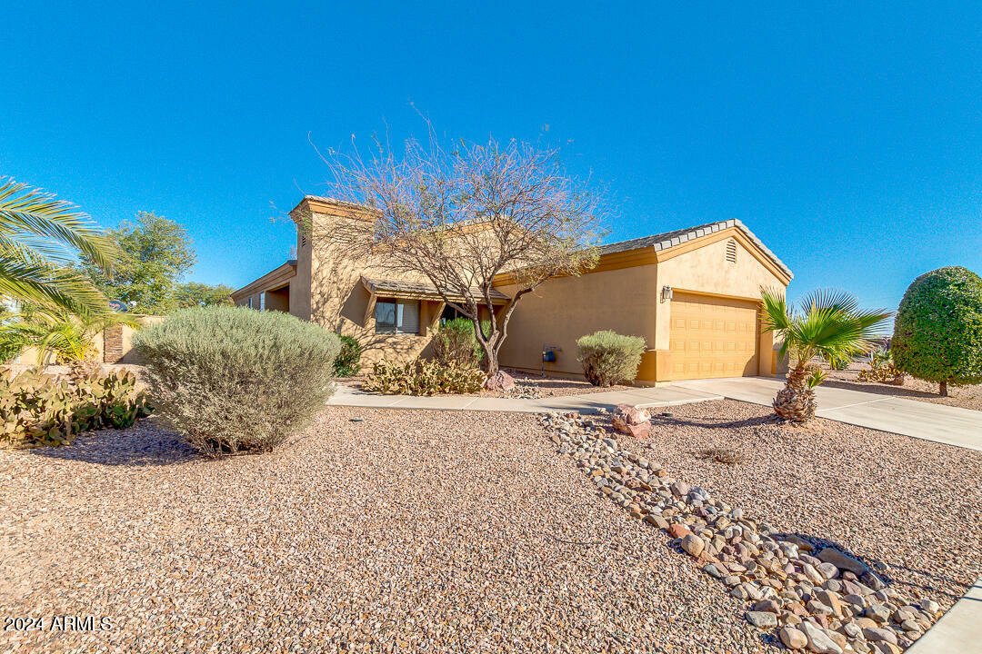 Property Photo:  1055 N Fairway Drive  AZ 85131 