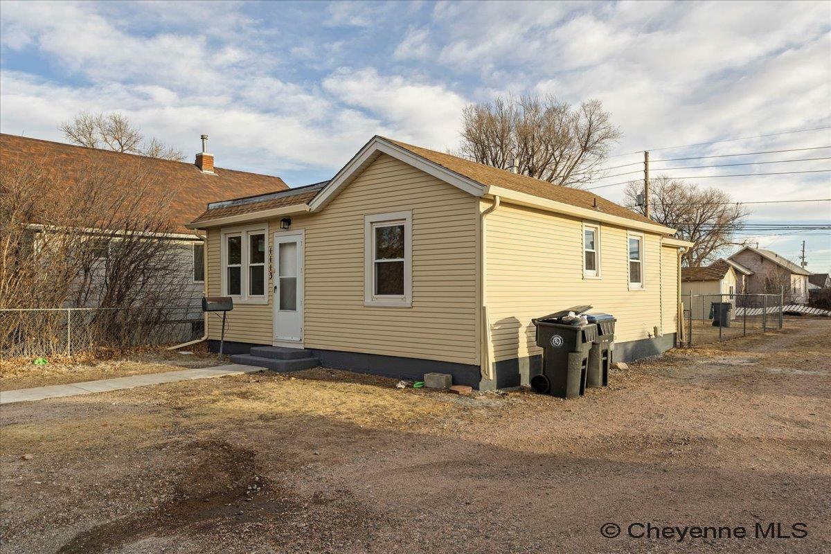 Property Photo:  1113 W 28th St  WY 82001 