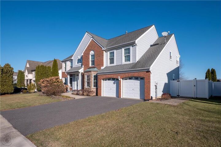 4624 Concord Circle  Easton PA 18045 photo